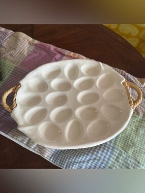 Vtg ceramic Deviled Egg Basket serving tray 18 egg 80’s handmade